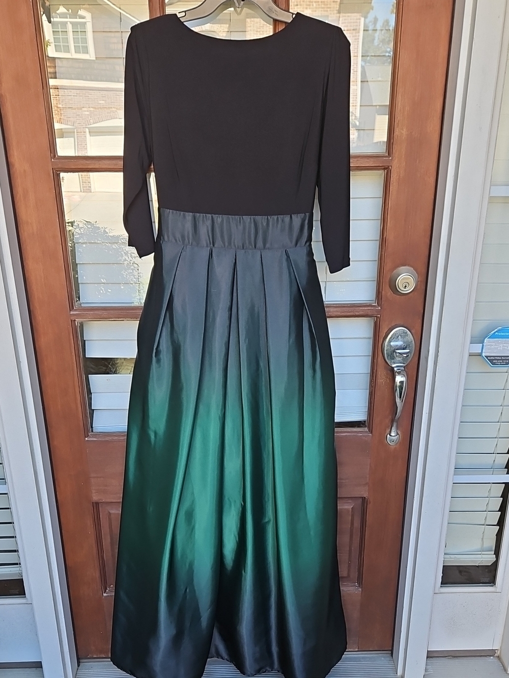 SLNY Black to Emerald Green Ombre Satin Maxi Dress Gown Sash Pockets Size 14 - Picture 3 of 7